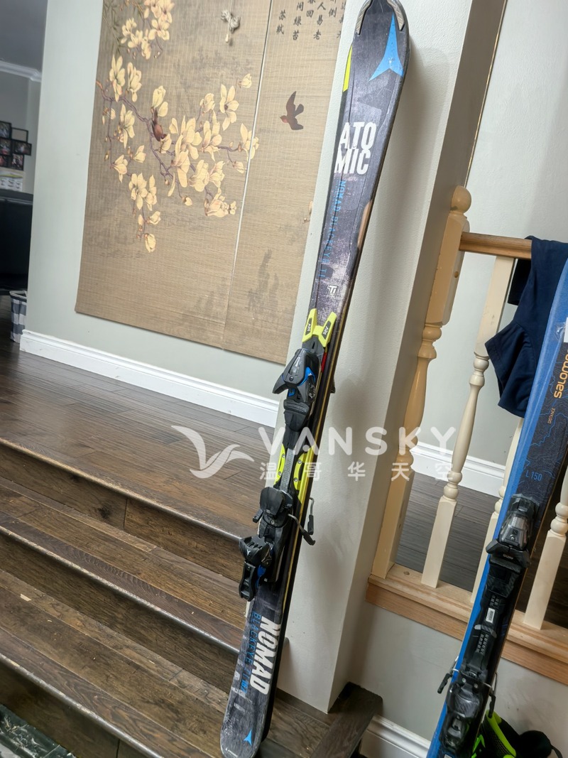 滑雪靴滑雪板出售