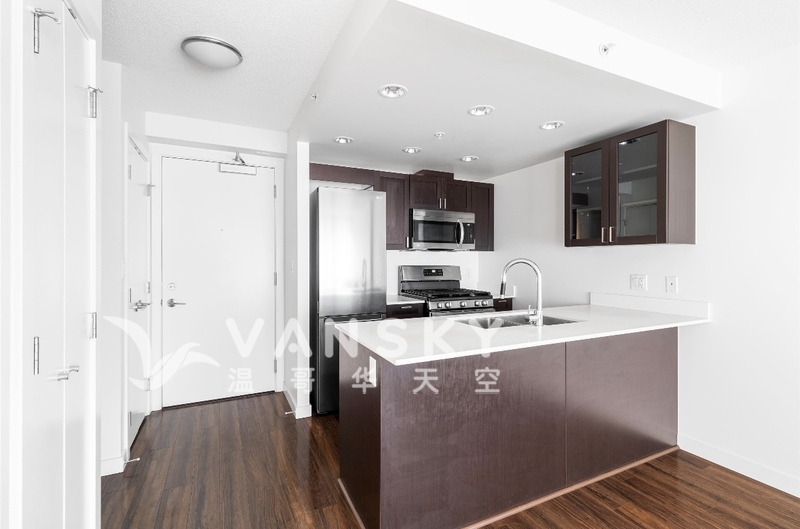 温哥华中心1室1卫进T&T