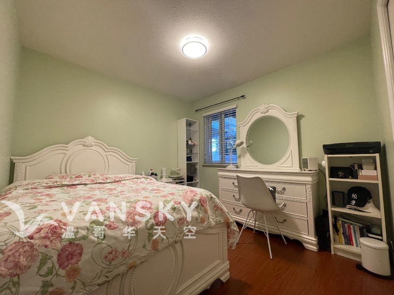 南本拿比楼上单间岀租