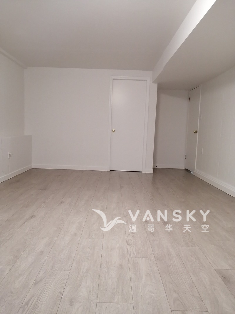 新装修三房一大客厅出租