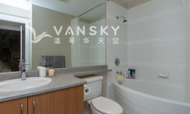 250325081414_rsity-crescent-burnaby-bc-6211_262237166-1808784-15_lightbox.jpg