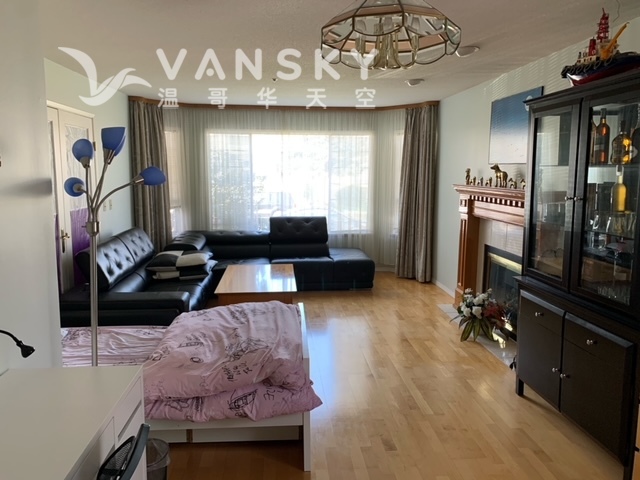 250409120857_Livingroom.jpeg