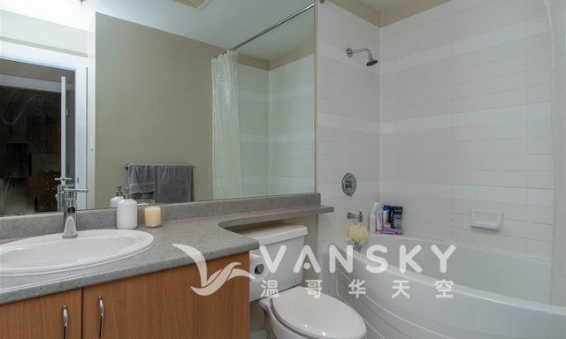250419155926_rsity-crescent-burnaby-bc-6211_262237166-1808784-15_lightbox.jpg