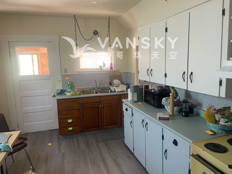 250421134230_kitchen.jpg