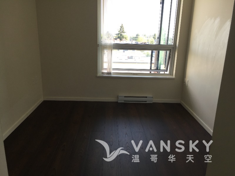 Metrotown Moda 豪华高层公寓一房一厅+Den