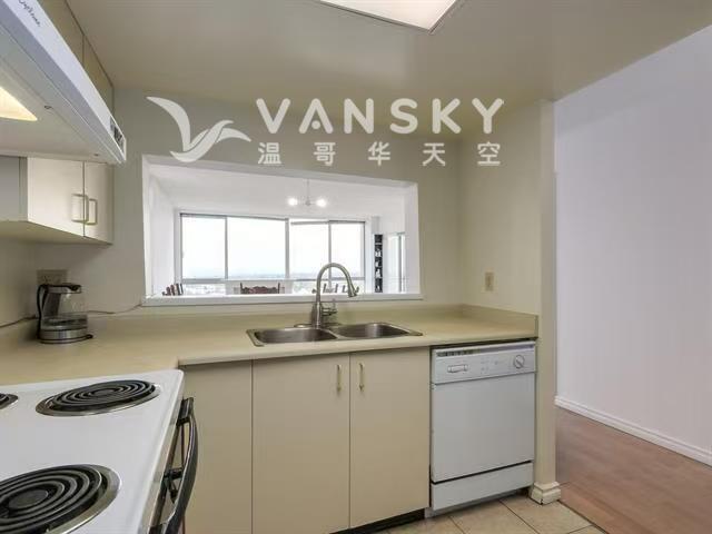 Surrey 高层2房一厅出租