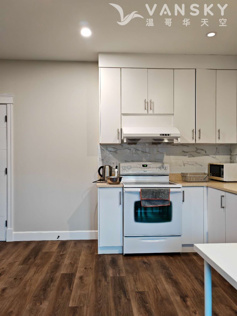 250622141611_kitchen.jpg