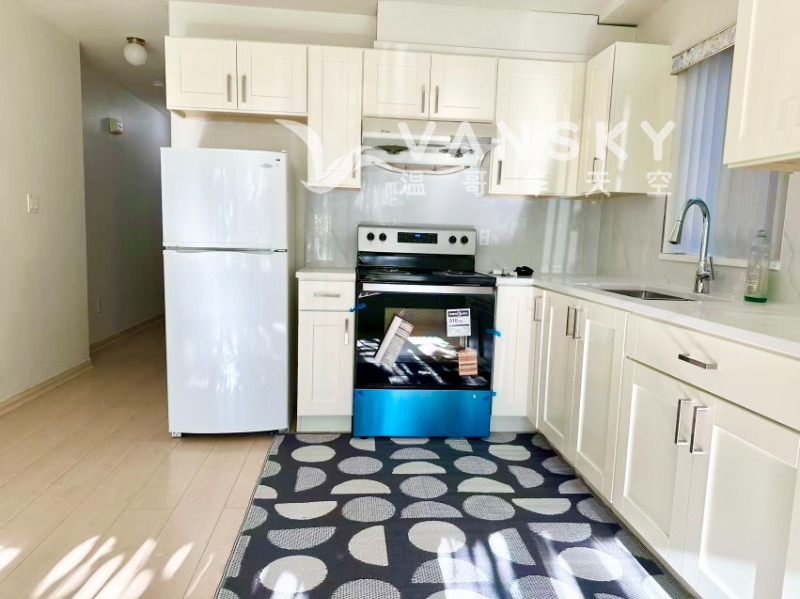250625195218_kitchen.jpg