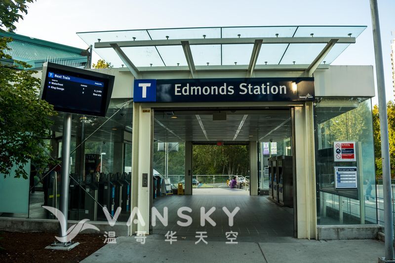 250704141634_800px-Translink_Edmonds_Station-a.jpg