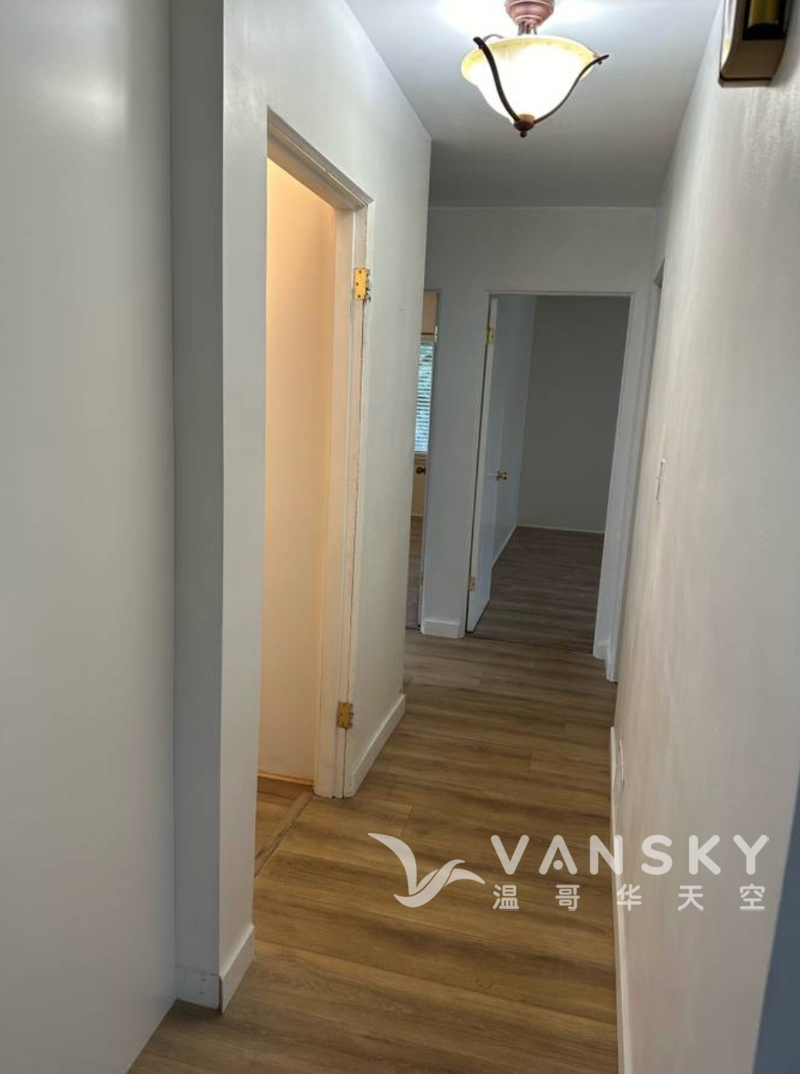 250806090205_hallway.png