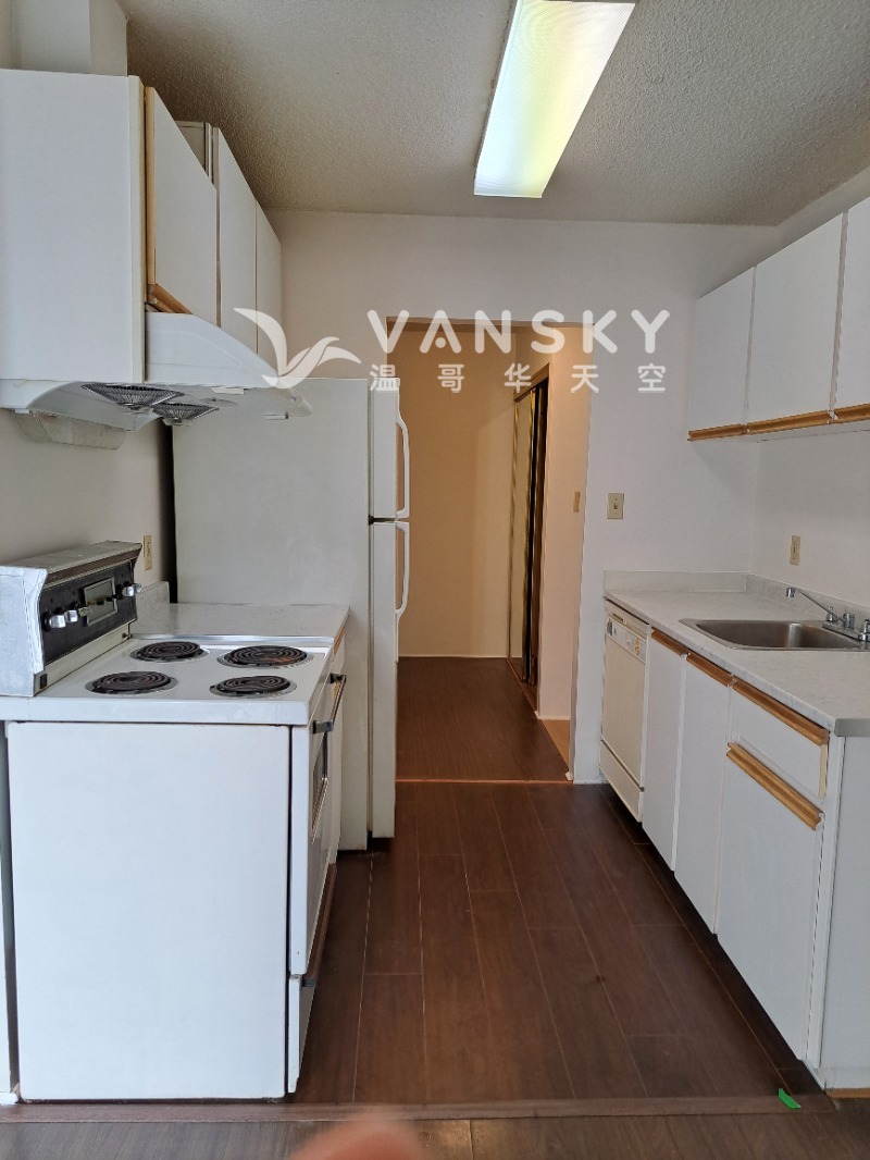 250809094200_Kitchen.jpg