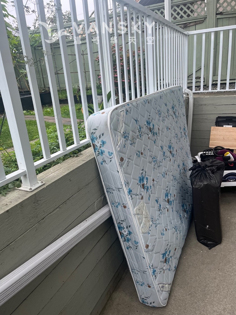 免费8成新女皇size 床垫150cmX200cm