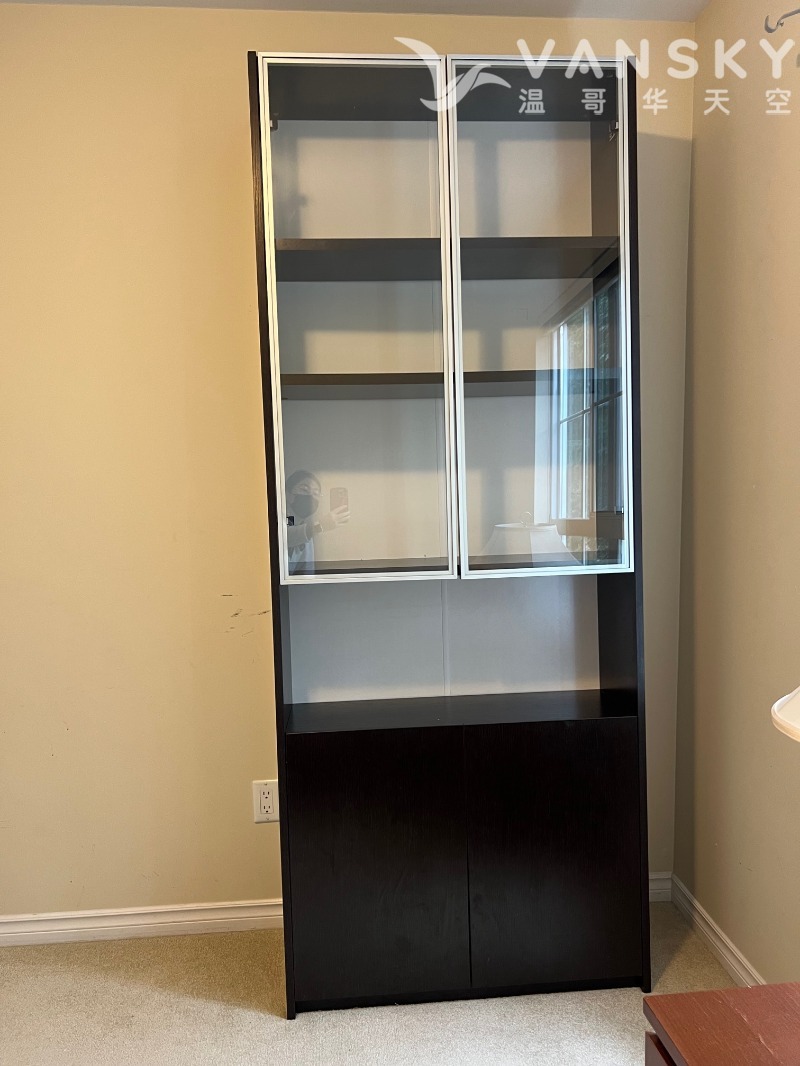 260426144223_bookshelf.jpg