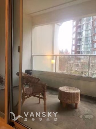 260430175514_balcony.jpg