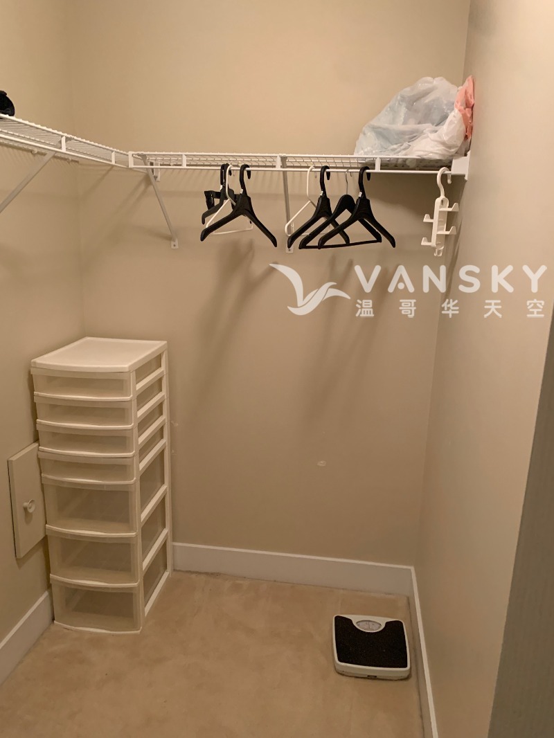 260727160128_closet.JPG