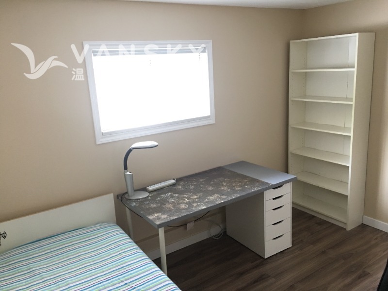 240609152430_bedroom.jpg