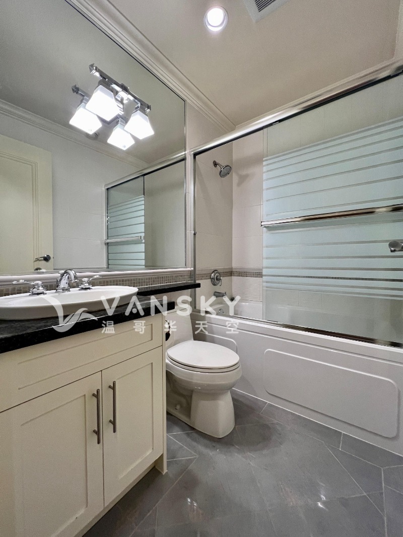 250501181325_Bathroom1.jpg