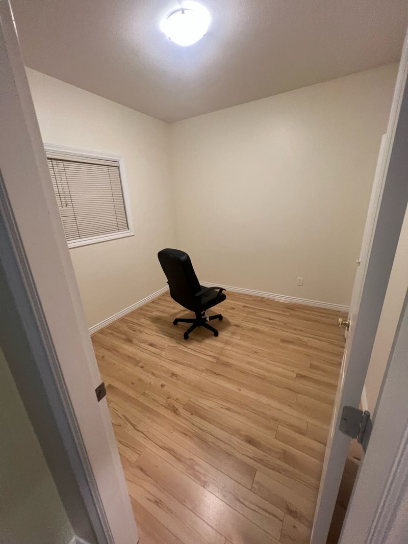 burnaby本拿比近BCIT，SUF。一房一厅出租