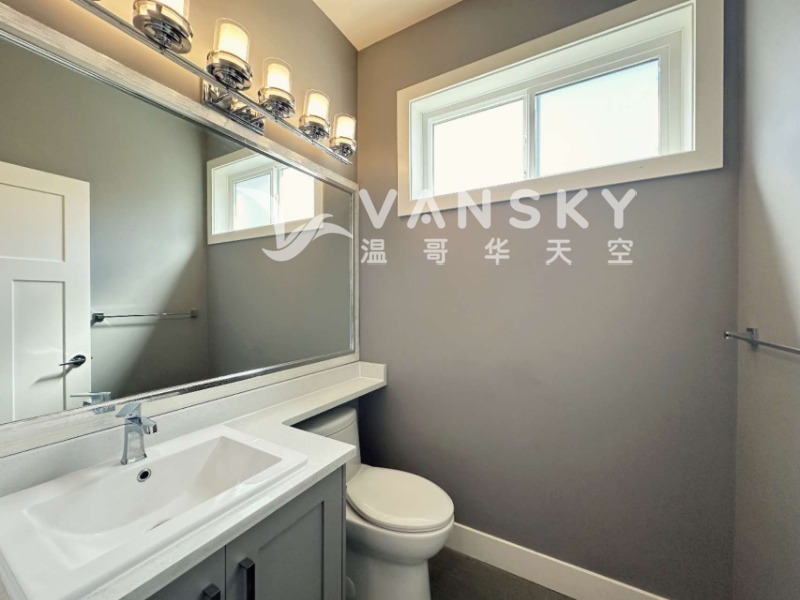 250516164306_halfbath.jpg