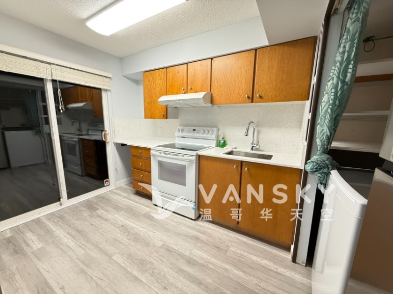 250305124228_Kitchen.jpg