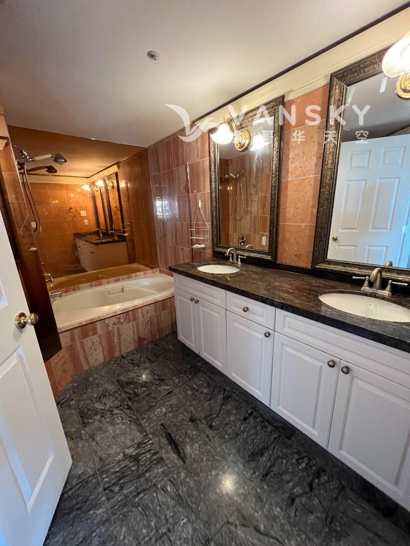 250911113439_bathroom.jpg