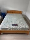 卖两张特价西蒙斯蓝花硬double 双人床 （100， 150刀）, 有实木和人金属床架助送