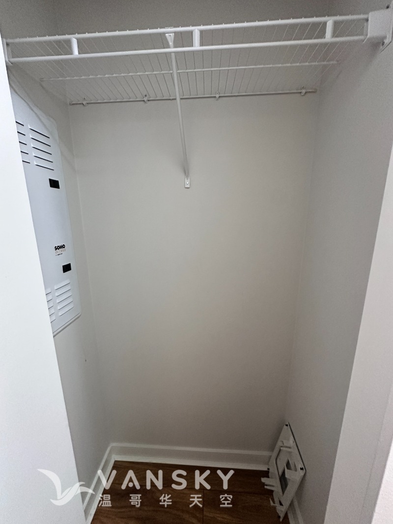 近Metrotown 两房一厅一卫 Condo 出租