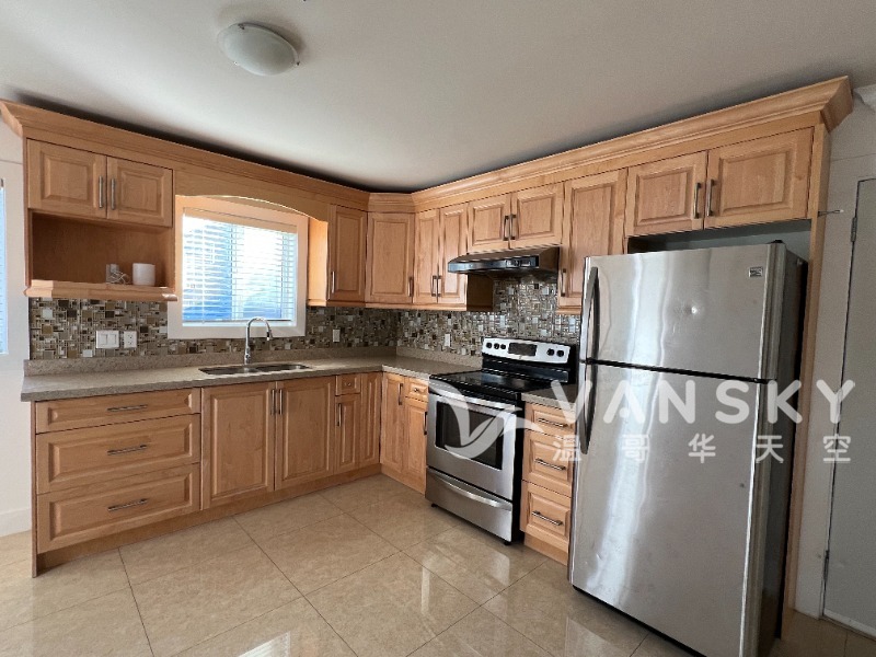 250211124957_kitchen.jpg